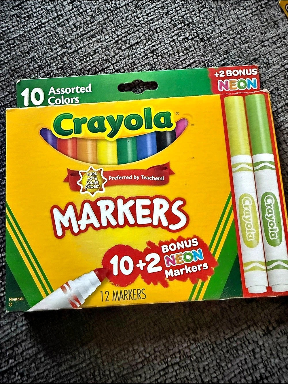 Crayola Markers 10+2 Bonus Neon 12-Pack Markers Like New